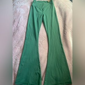 PINK Victoria’s Secret V Crossover Flare Legging